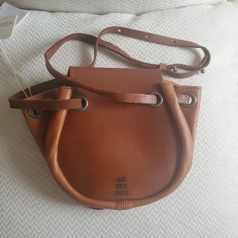 Free People We The Free Comeback Crossbody/Sap - Picture 8 of 16